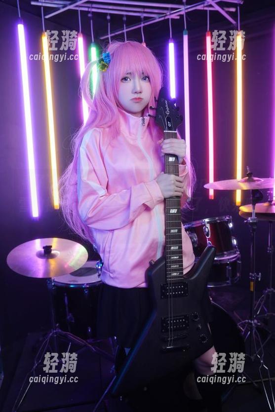 sally dorasnow多啦雪 看了就想下载,sally dorasnow多啦雪的祢豆子学生装套图太满足了,快来感受一下!